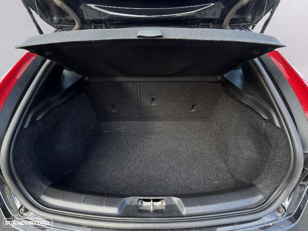 Volvo V40 1.6 D2 R-Design - 16