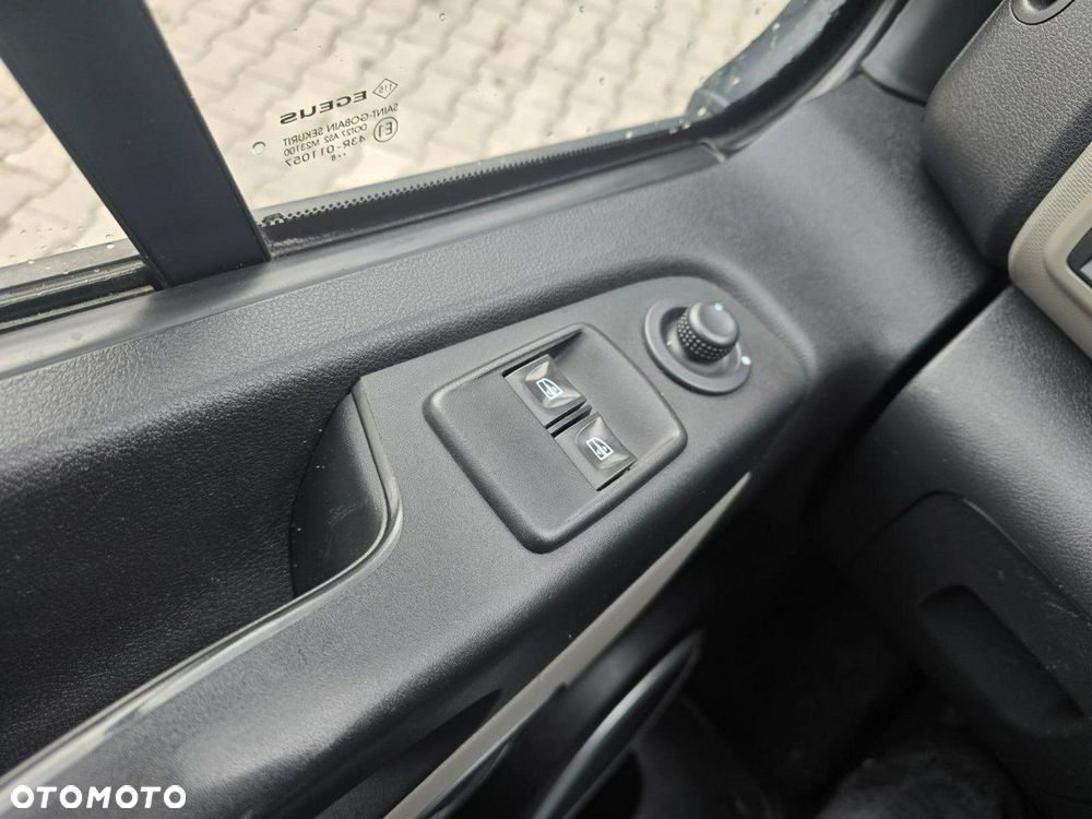 Renault Trafic - 26