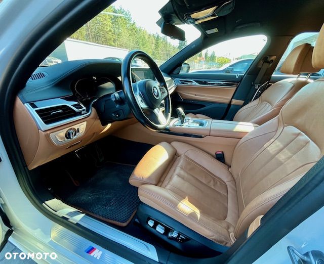 BMW Seria 7 730d xDrive mHEV sport - 9
