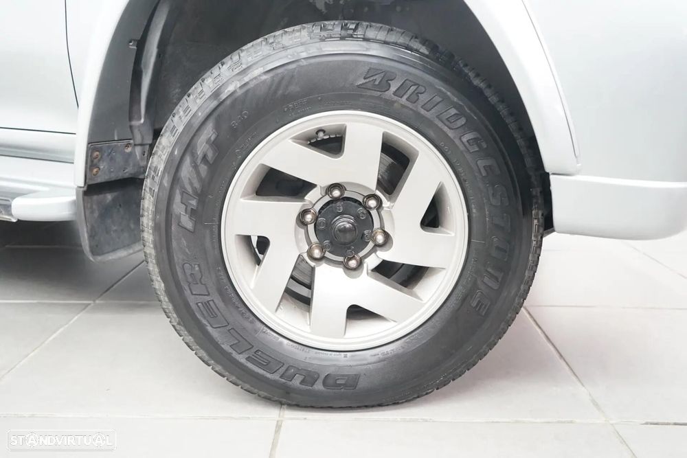 Mitsubishi Pajero Sport - 10