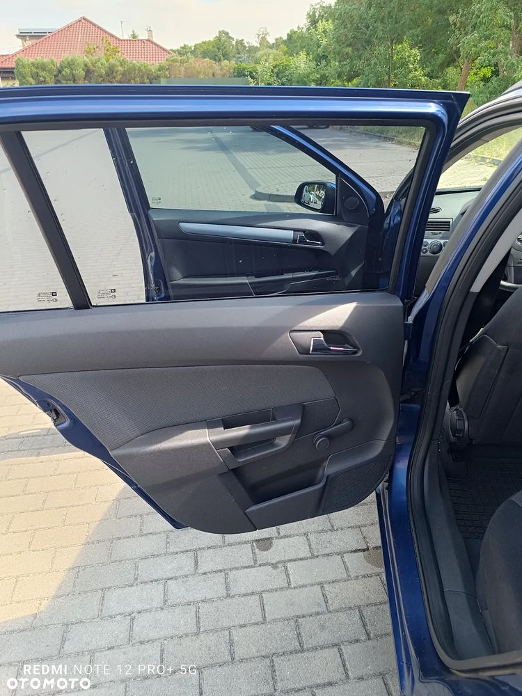 Opel Astra 1.6 Enjoy - 29