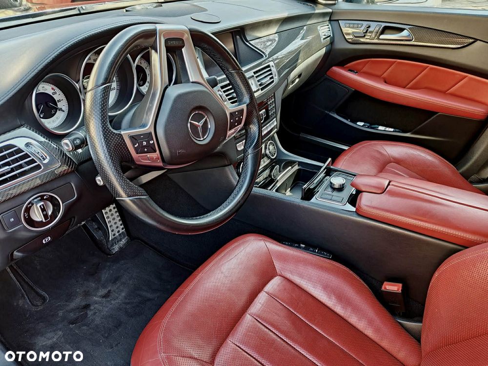 Mercedes-Benz CLS 500 4-Matic BlueEff - 11