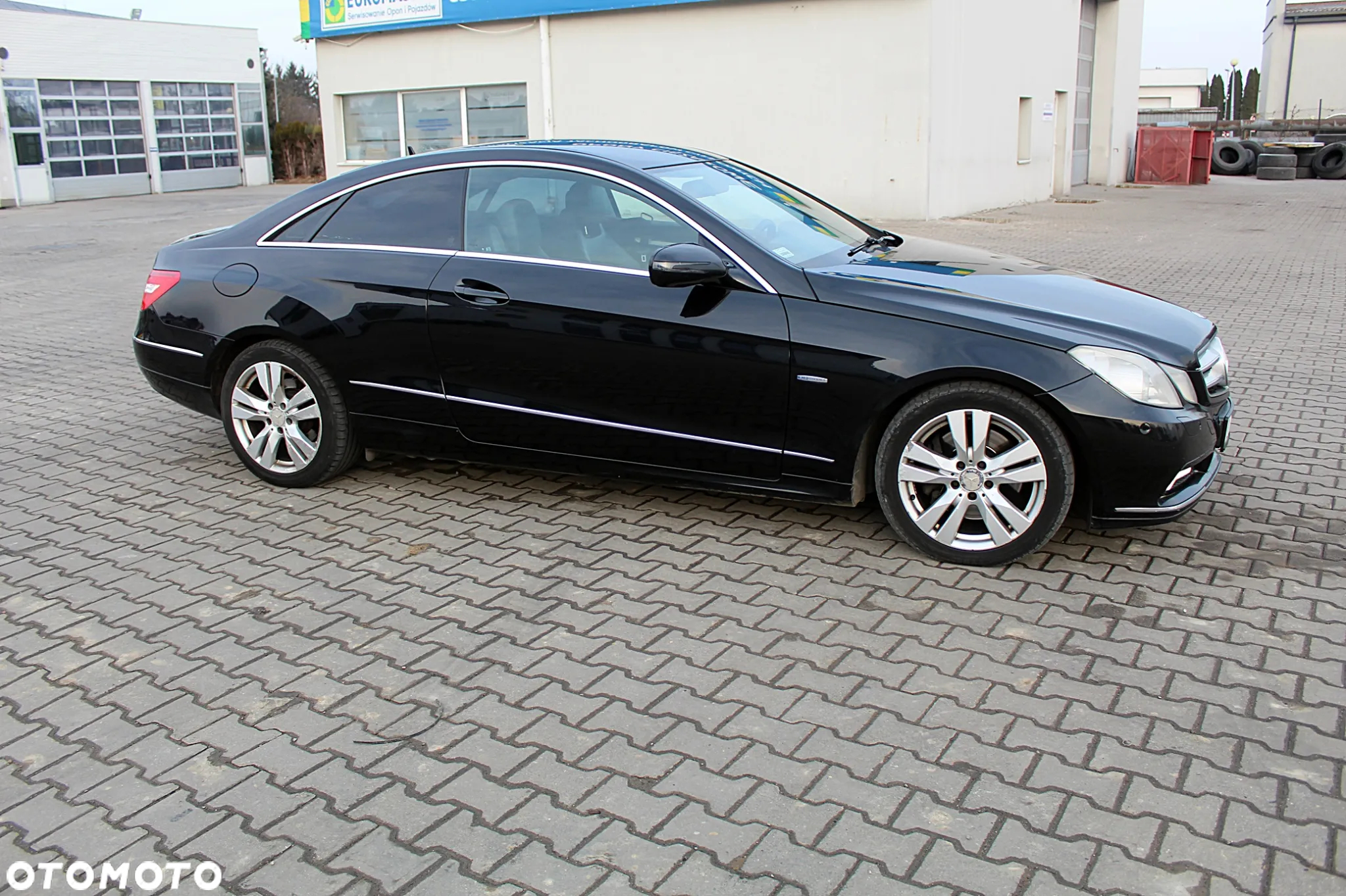 Mercedes-Benz Klasa E 250 CDI DPF Cabrio BlueEFFICIENCY 7G-TRONIC Avantgarde - 2