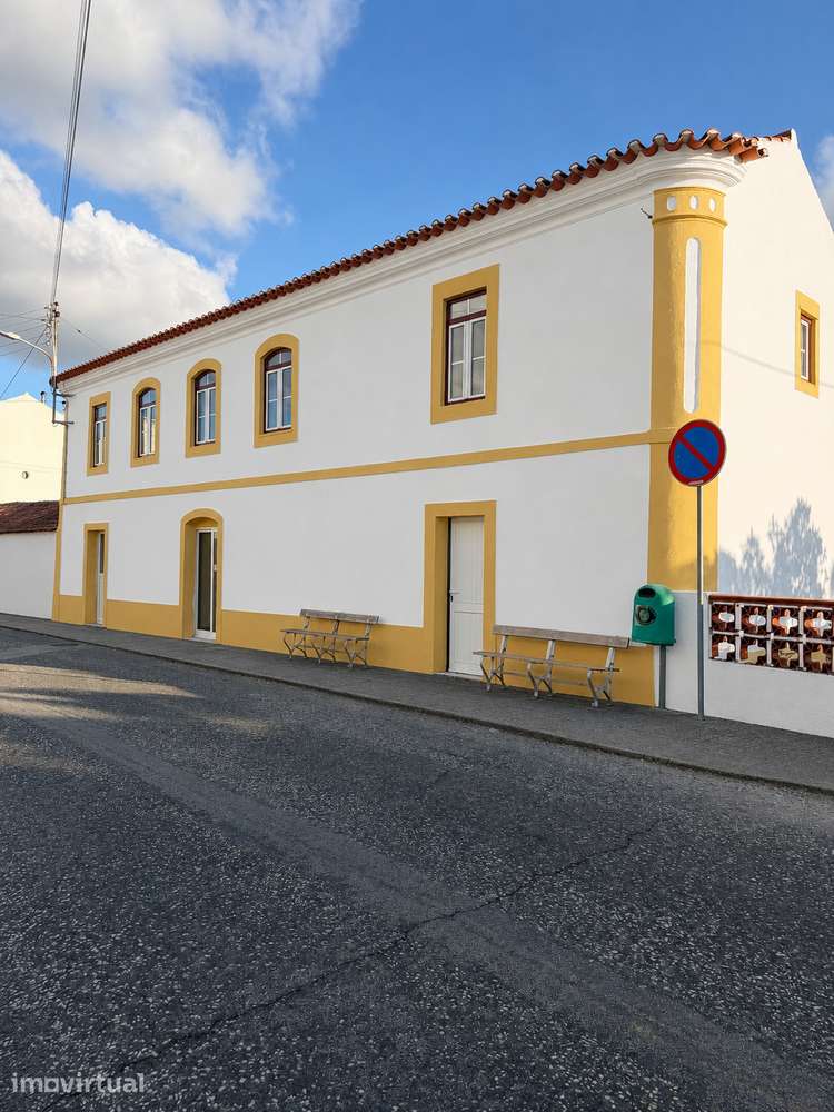 Moradia T4 renovada com potencial de rendimento em Portela, Constância - Grande imagem: 2/29