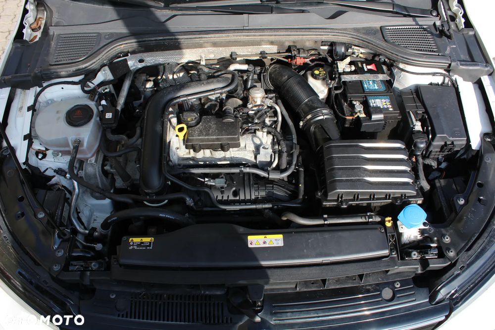 Volkswagen Golf - 31