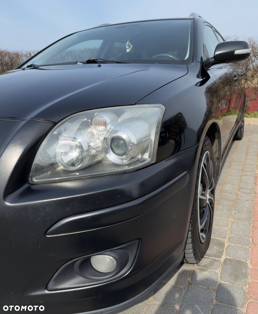 Toyota Avensis - 6