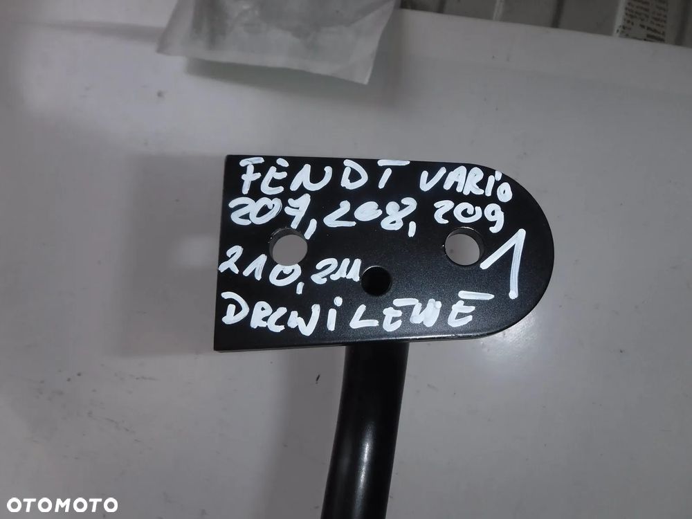 fendt vario poręcz  rama uchwyt szyby drzwi lewych - 3