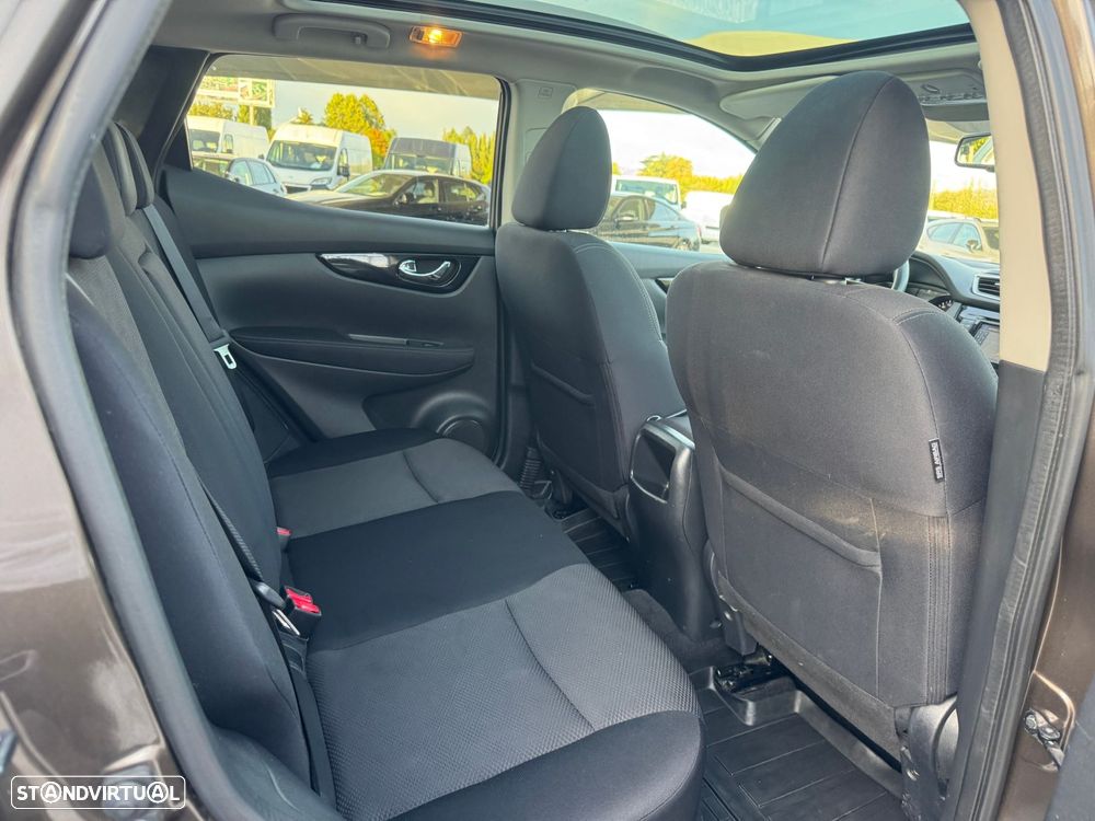 Nissan Qashqai 1.5 dCi N-Connecta 18 - 15