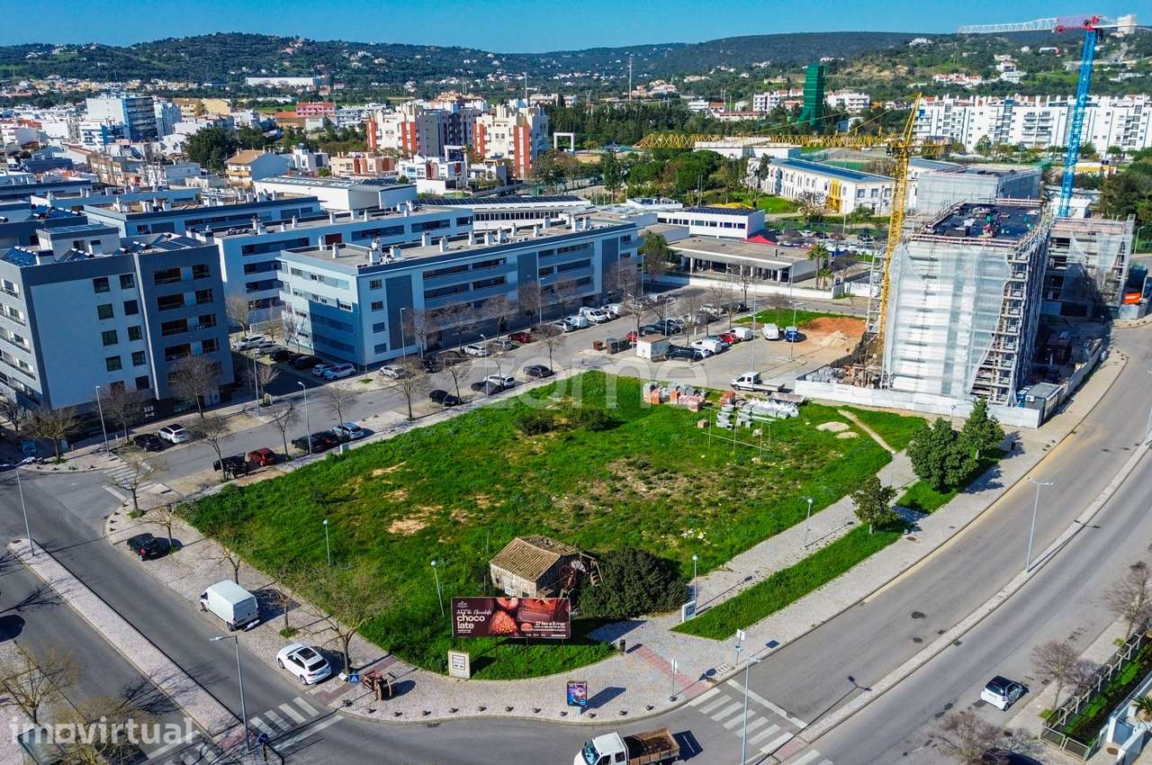 Lote de Terreno Urbano para Comércio, Serviços ou Hotel em Loulé - Grande imagem: 3/17
