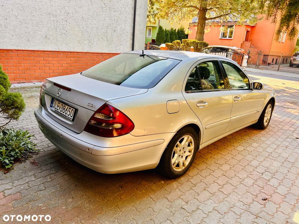 Mercedes-Benz Klasa E 200 CDI Elegance - 4