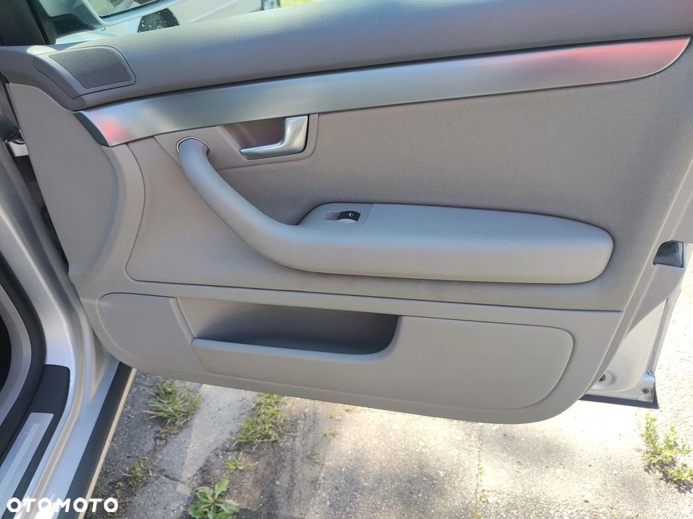Audi A4 Limousine 2 - 8