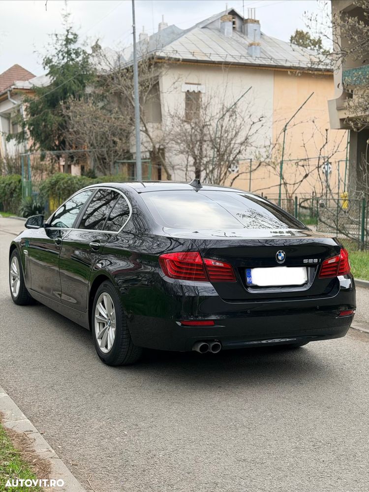 BMW Seria 5 528i Aut. Luxury Line - 3