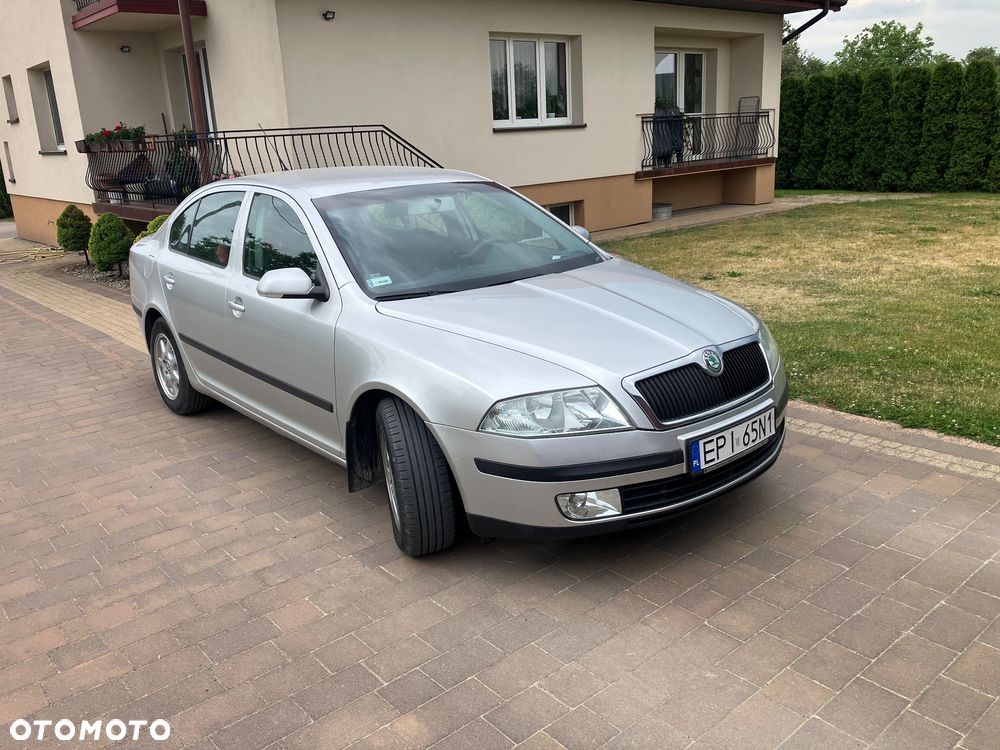 Skoda Octavia 1.6 Ambiente - 5