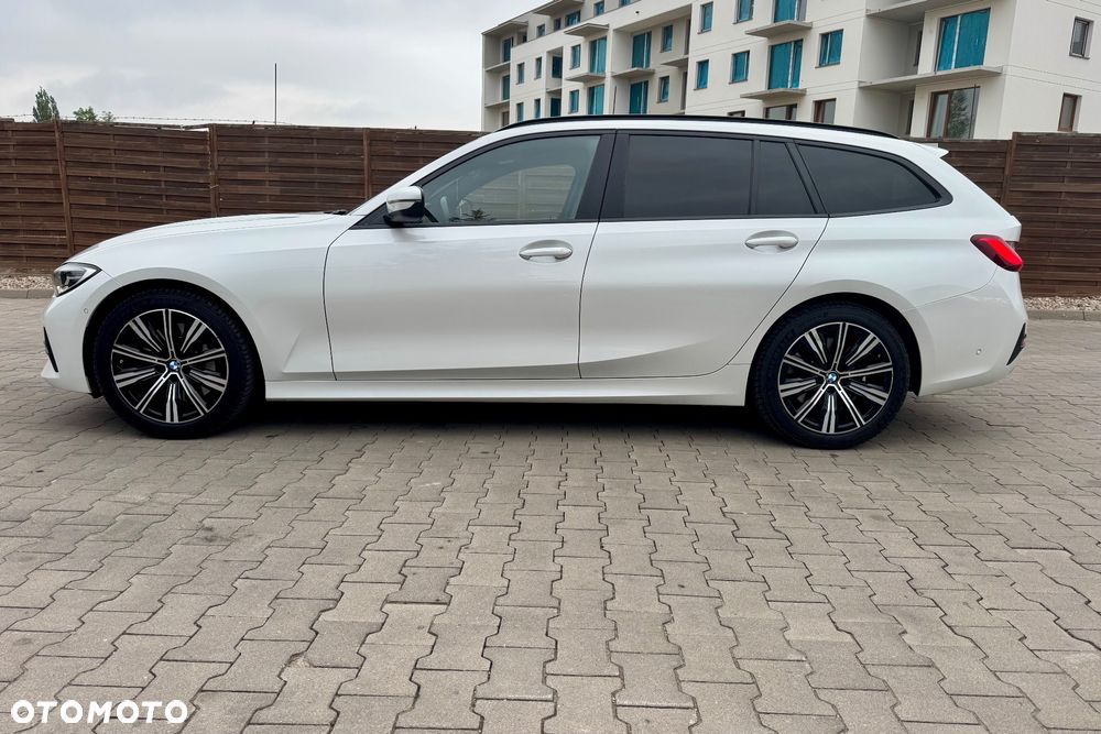 BMW Seria 3 330i Sport Line - 8