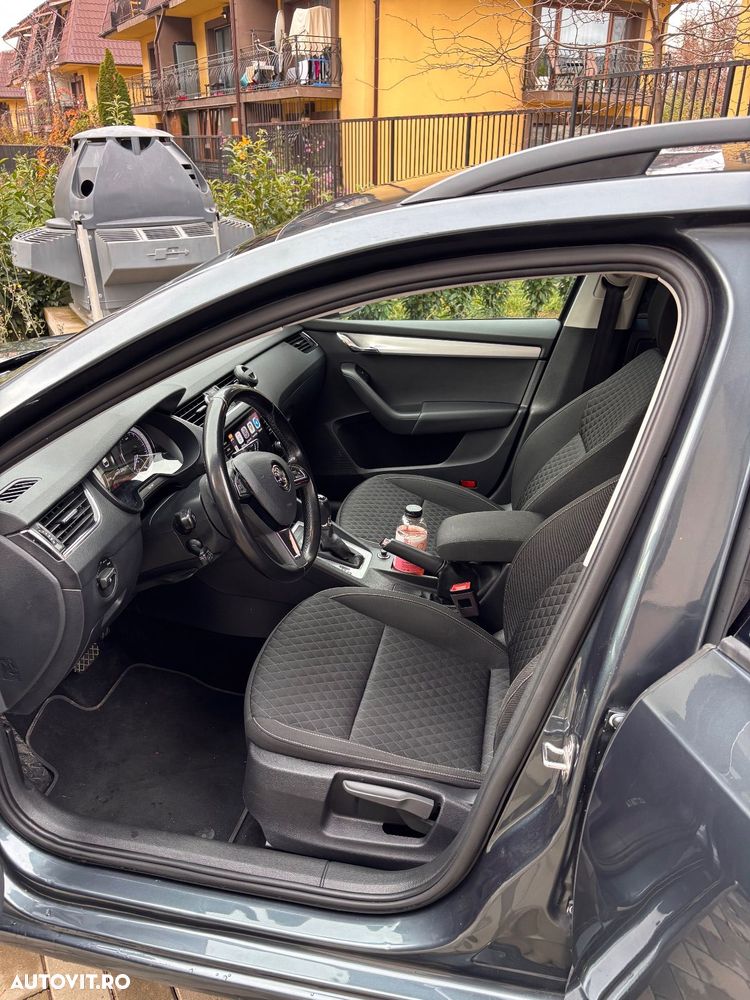 Skoda Octavia 2.0 TDI DSG Style - 11