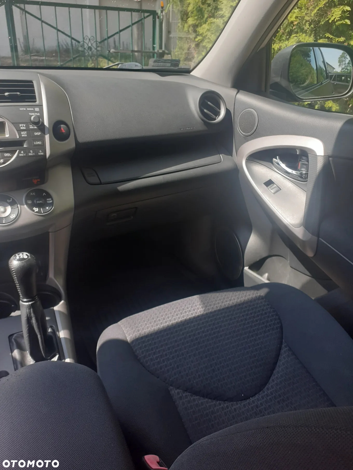 Toyota RAV4 - 6