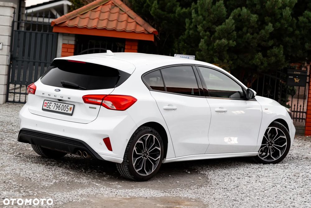 Ford Focus 1.0 EcoBoost Start-Stopp-System ST-LINE STYLE - 11