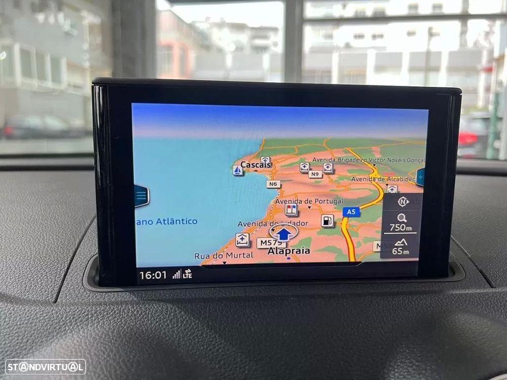 Audi A3 Sportback 30 TFSI Design - 12