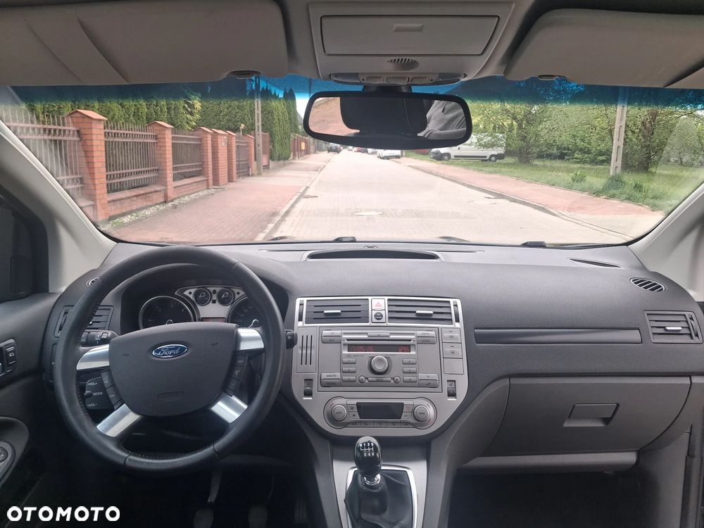Ford Kuga 2.0 TDCi 2x4 Titanium - 6