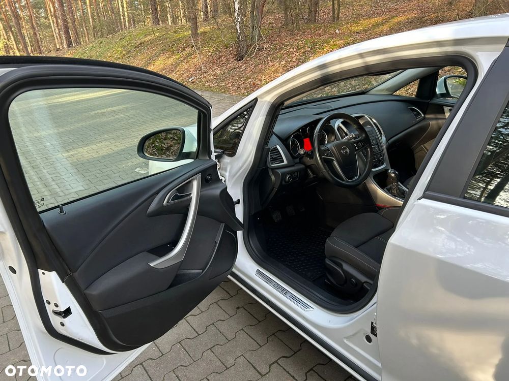 Opel Astra 1.6 Edition 111 Jahre - 11