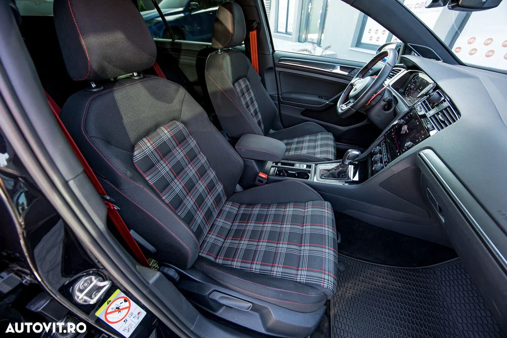 Volkswagen Golf 2.0 TSI DSG GTI - 34