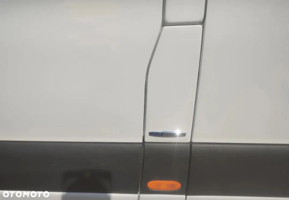 Mercedes-Benz Sprinter - 11