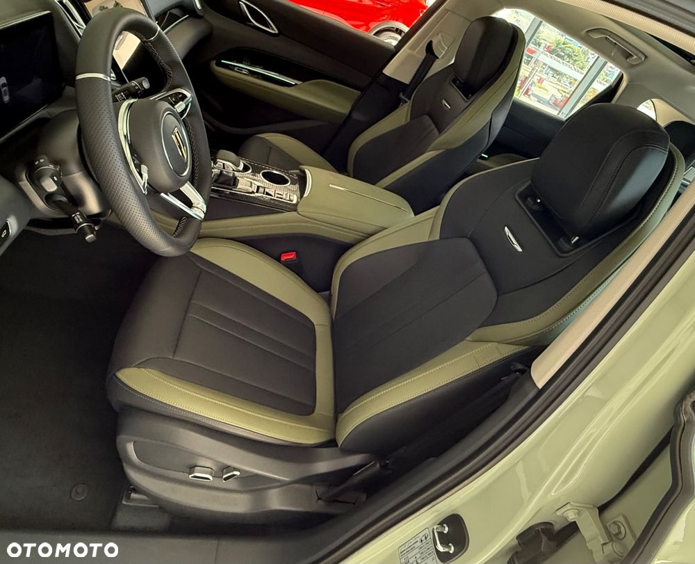 Hongqi HS3 1.5T FWD - 13