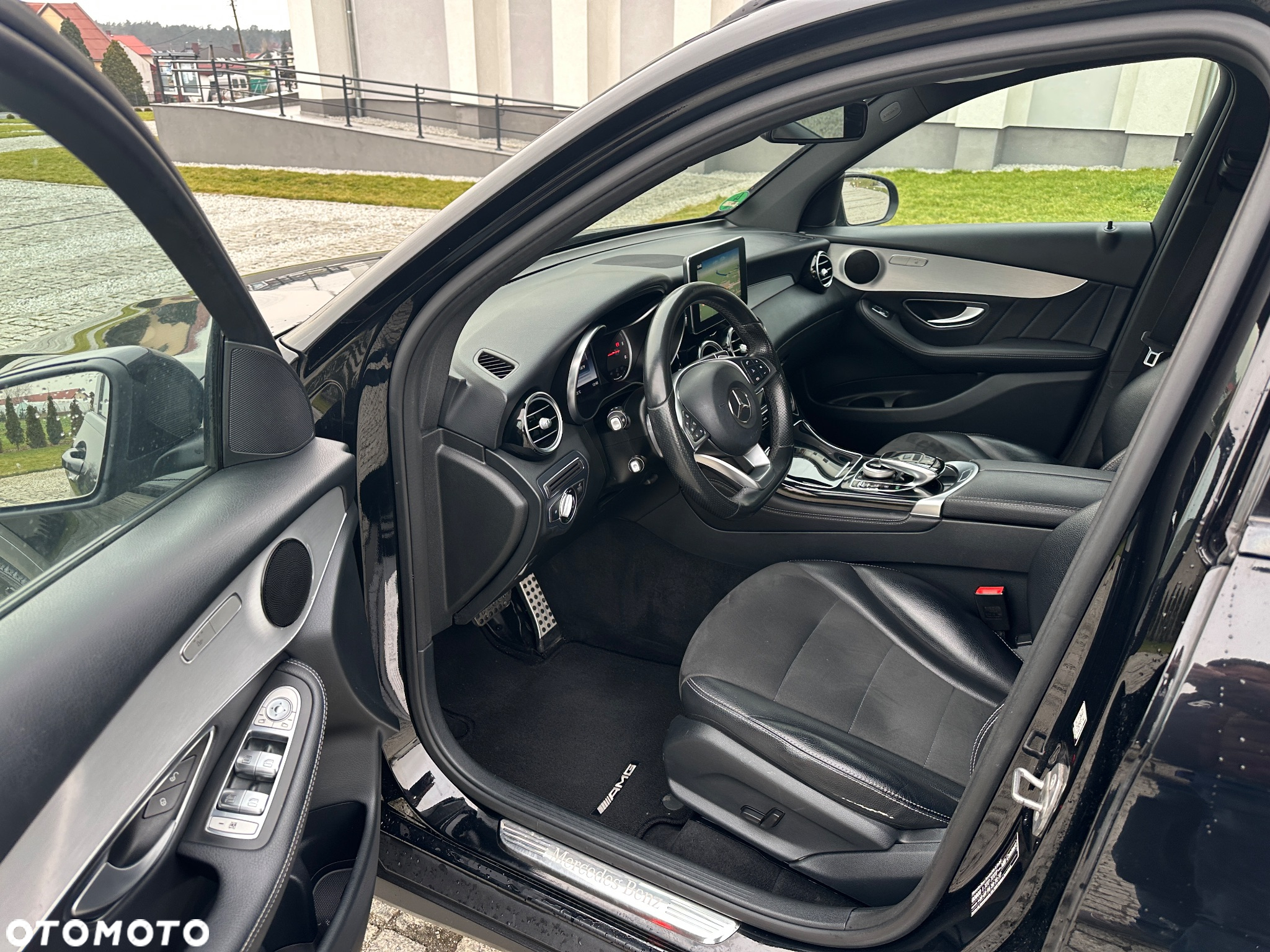 Mercedes-Benz GLC - 30