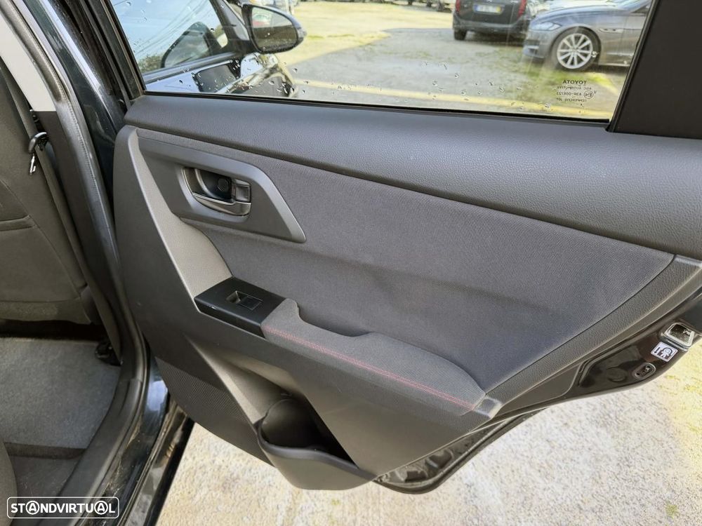 Toyota Auris 1.4 D-4D Exclusive - 20