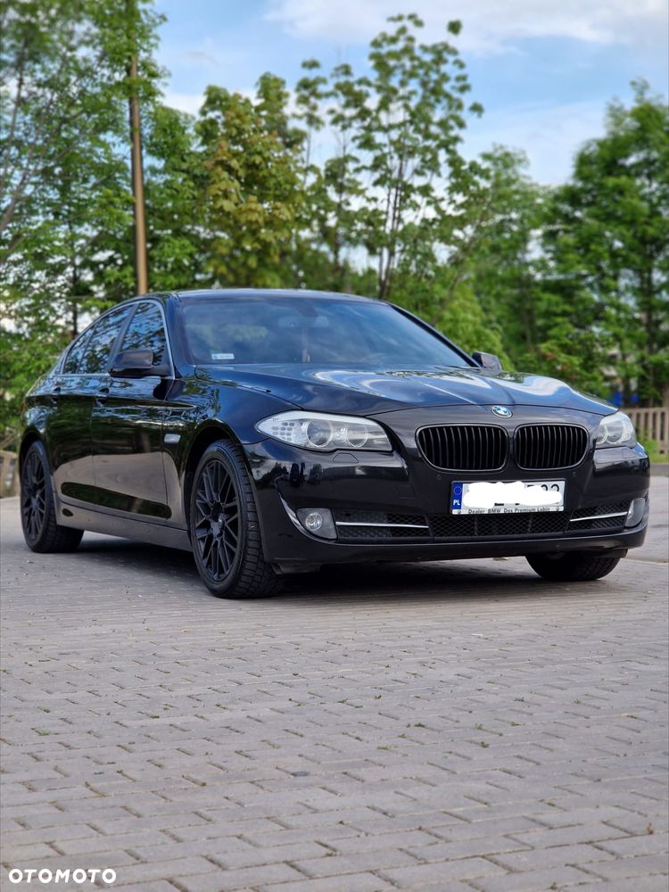 BMW Seria 5 525d xDrive - 2