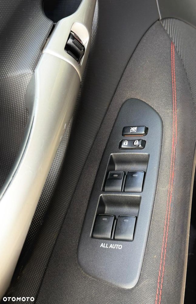 Toyota Auris 1.6 Dynamic - 23