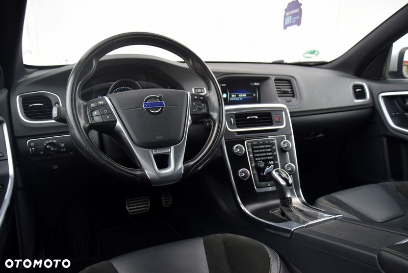 Volvo V60 D4 Geartronic RDesign - 25