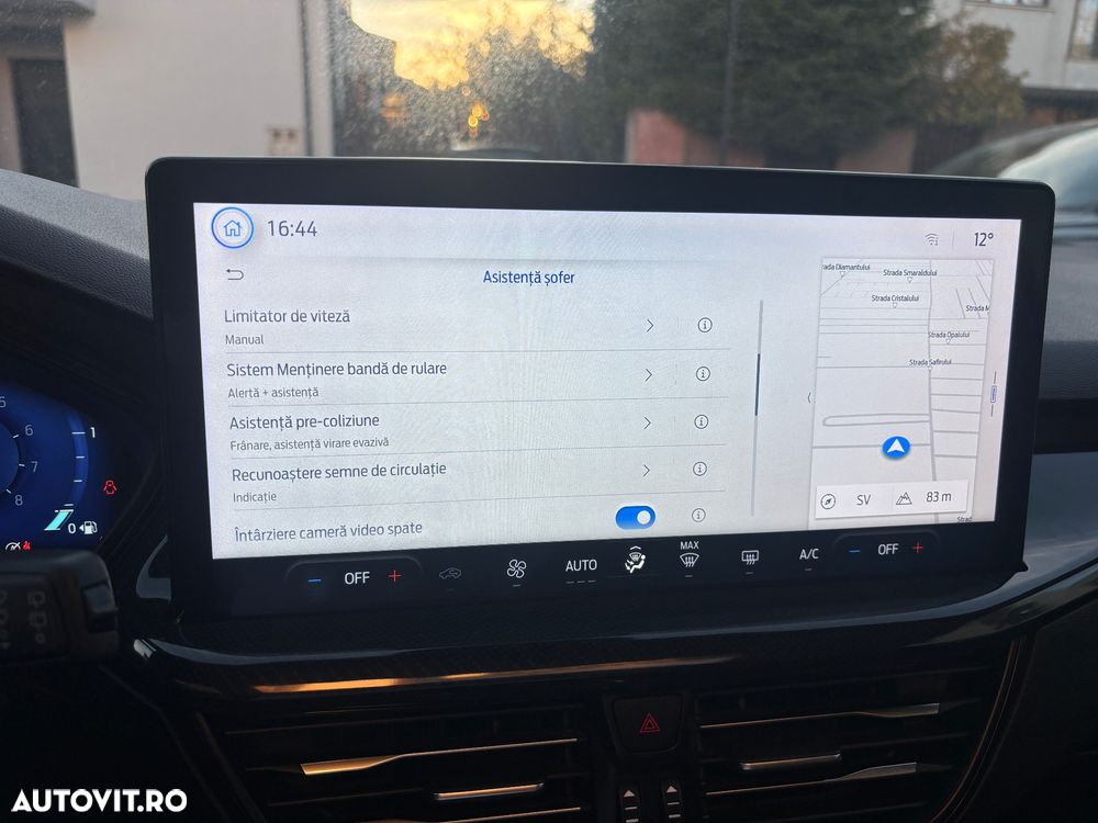 Ford Focus 1.0 EcoBoost 6MT MHEV ST-Line X - 15