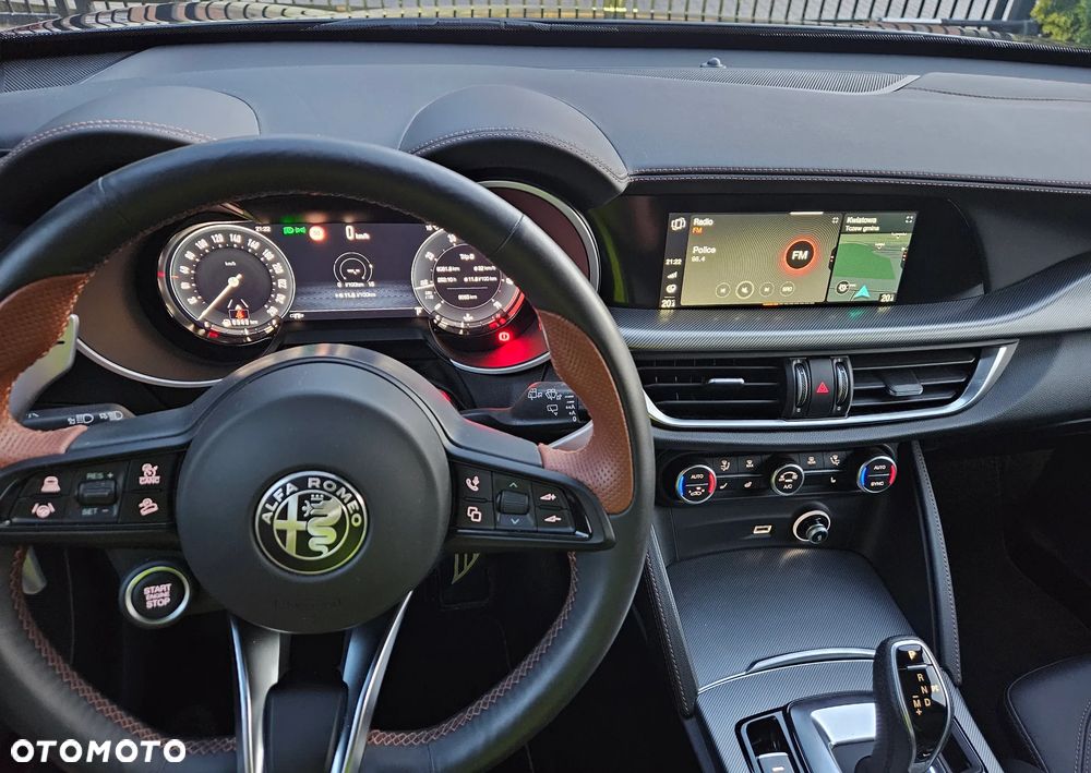 Alfa Romeo Stelvio 2.0 Turbo Intensa Q4 - 12