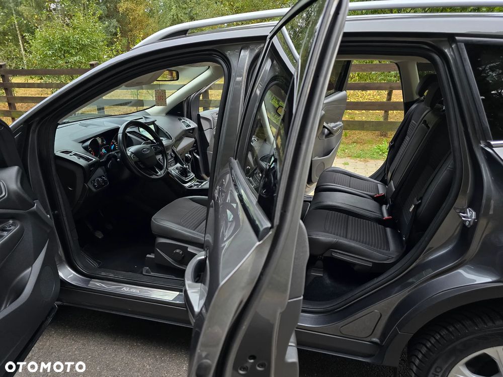 Ford Kuga 1.6 EcoBoost 2x4 Titanium - 17