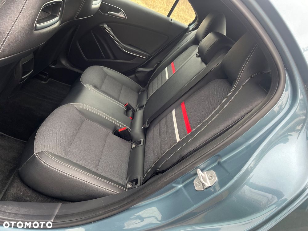 Mercedes-Benz Klasa A 180 Activity Edition - 16