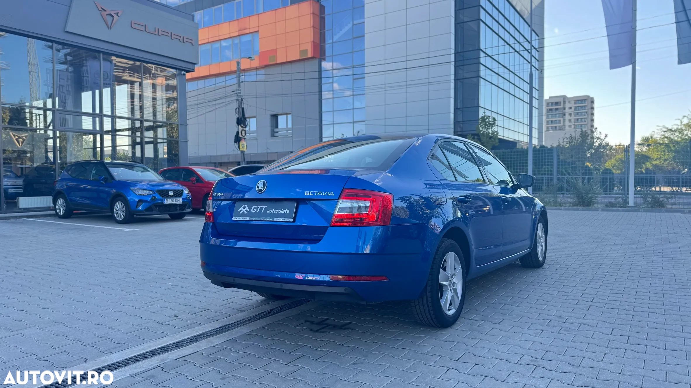 Skoda Octavia 1.6 TDI DSG Ambition - 4