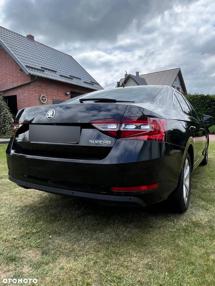 Skoda Superb 2.0 TDI DSG Style - 4