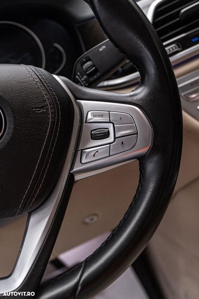 BMW Seria 7 740e iPerformance - 25