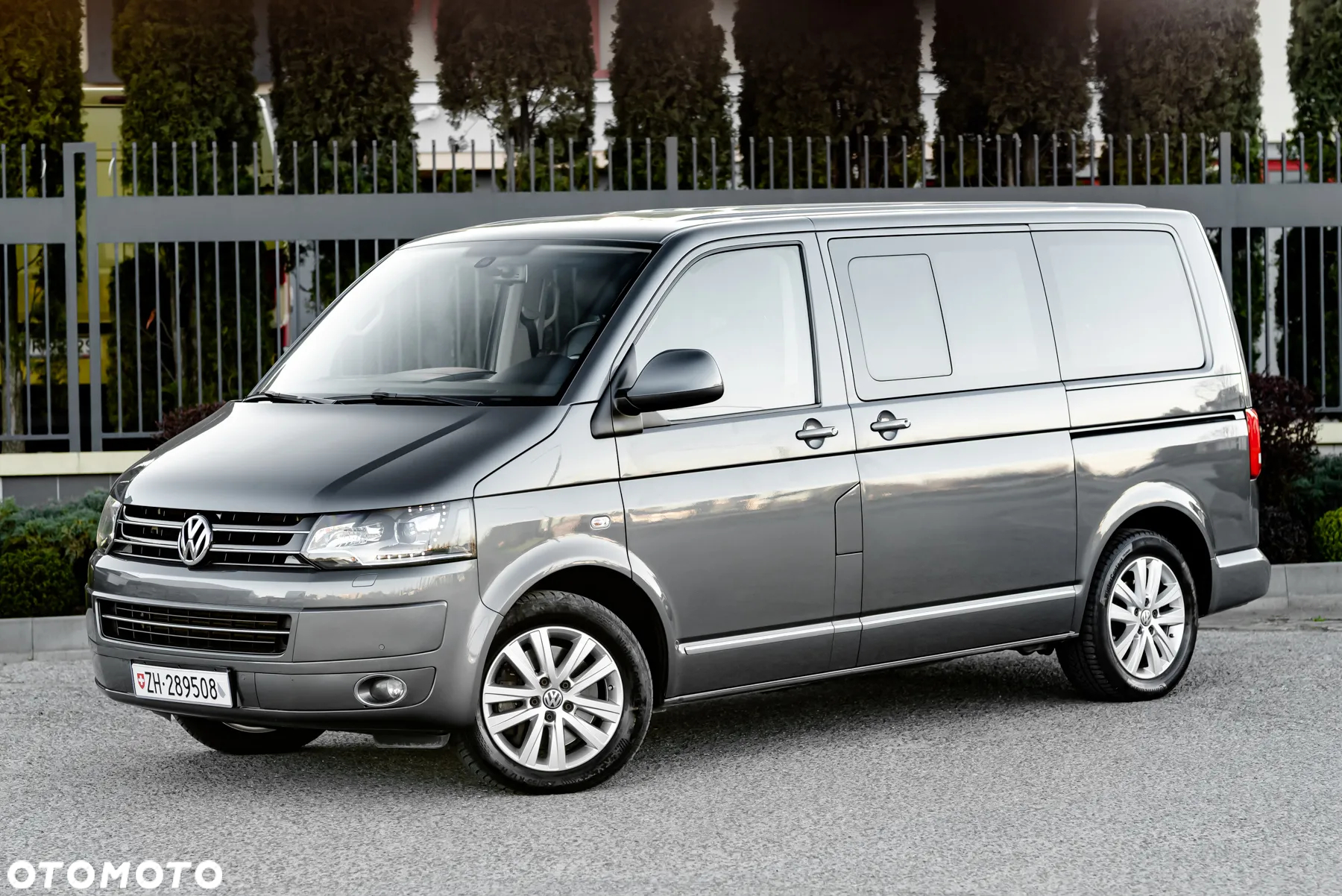 Volkswagen Multivan - 12