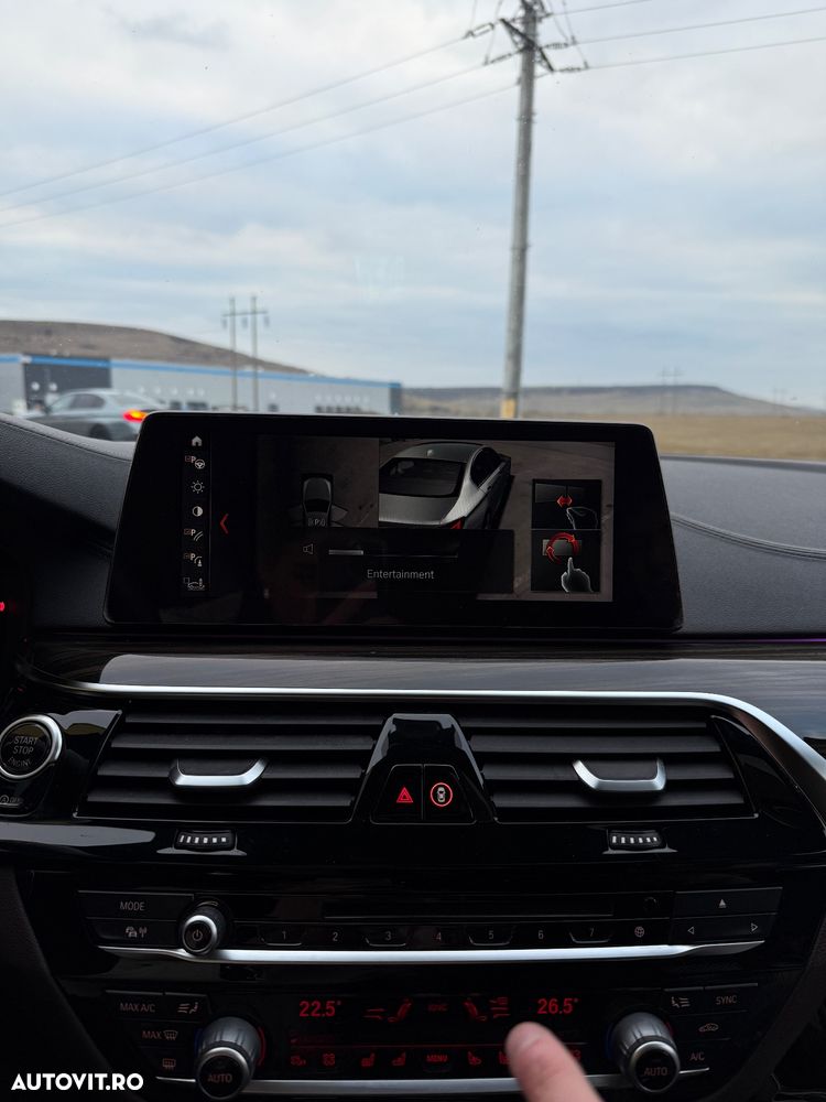 BMW Seria 5 530i xDrive AT - 16