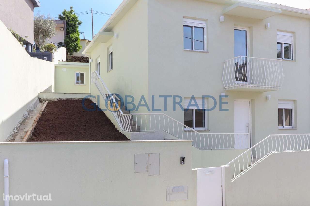 Moradia T3 Renovada & Equipada em São Pedro da Cova - Grande imagem: 2/60
