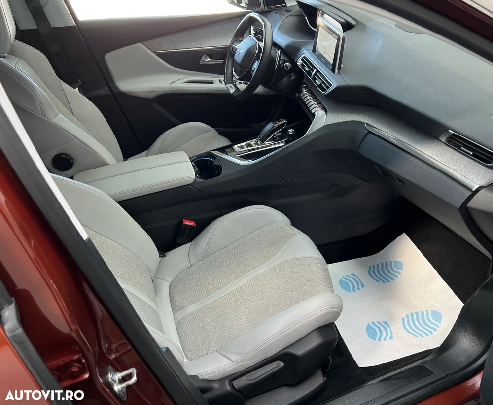Peugeot 3008 1.2 PureTech 130 EAT8 GT - 24
