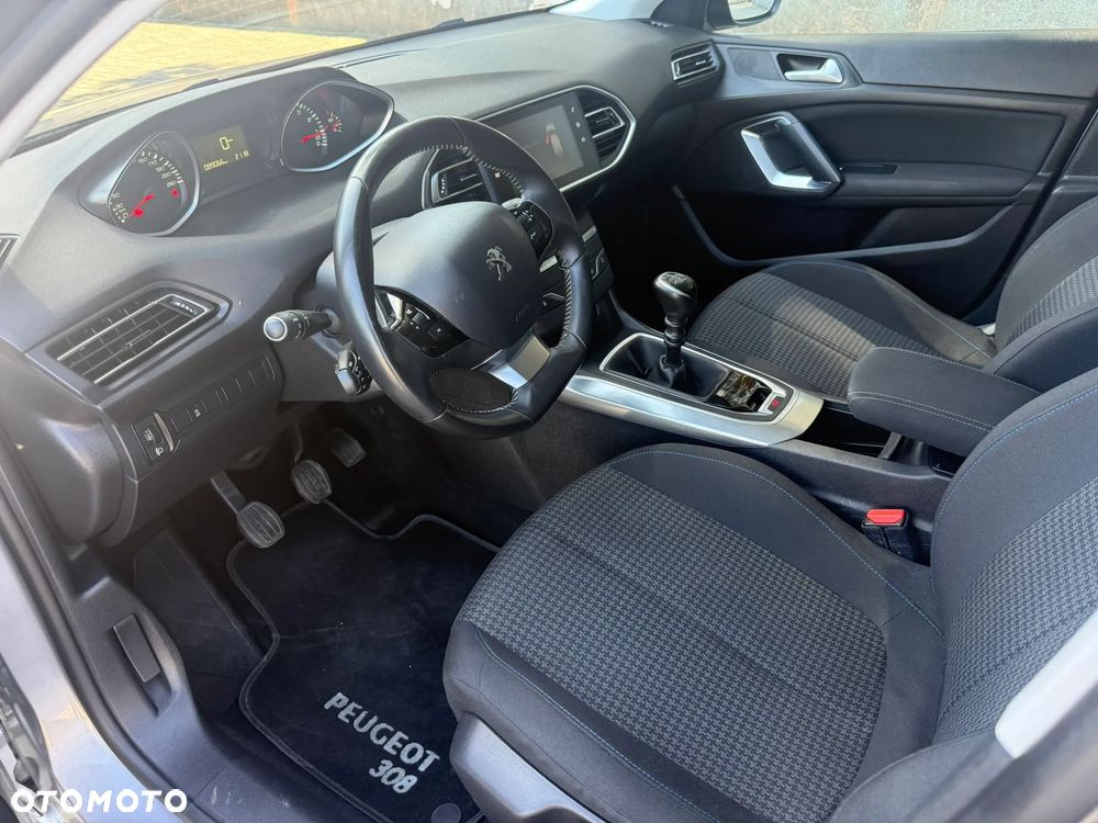 Peugeot 308 1.2 PureTech Active Pack S&S - 23