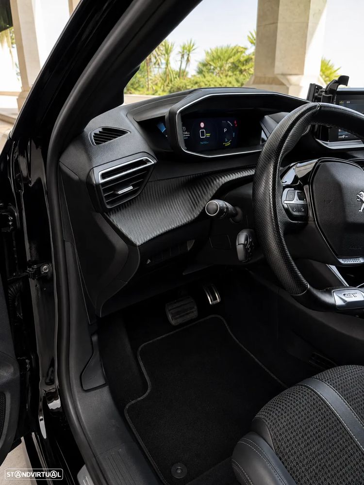 Peugeot e-208 GT - 9