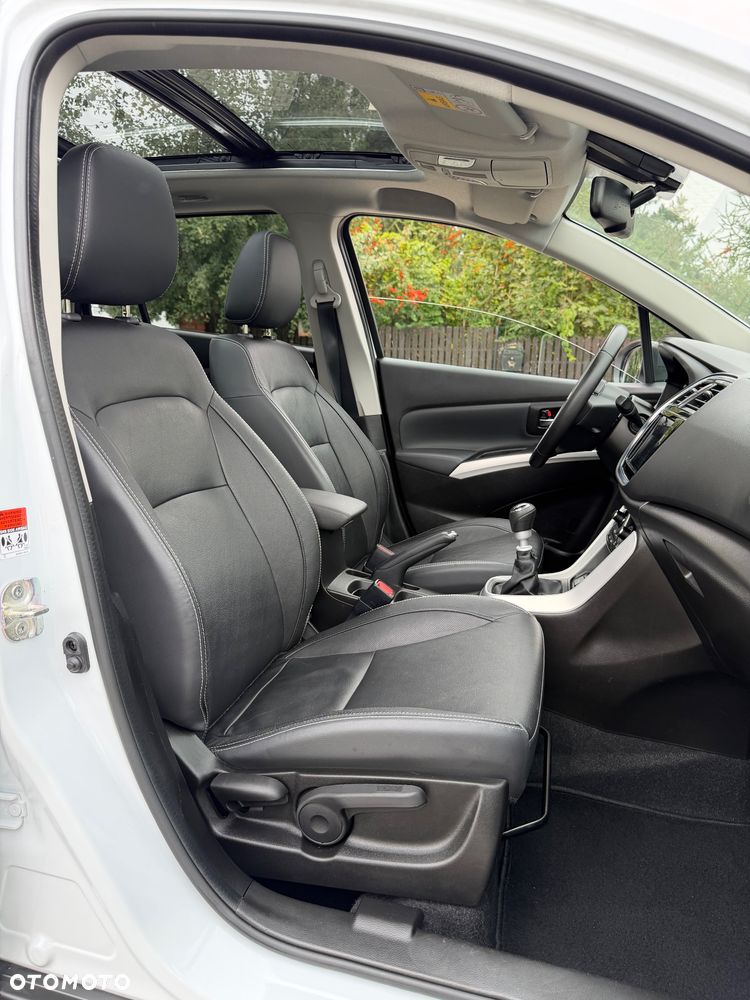 Suzuki SX4 S-Cross 1.4 T Premium 4WD - 8