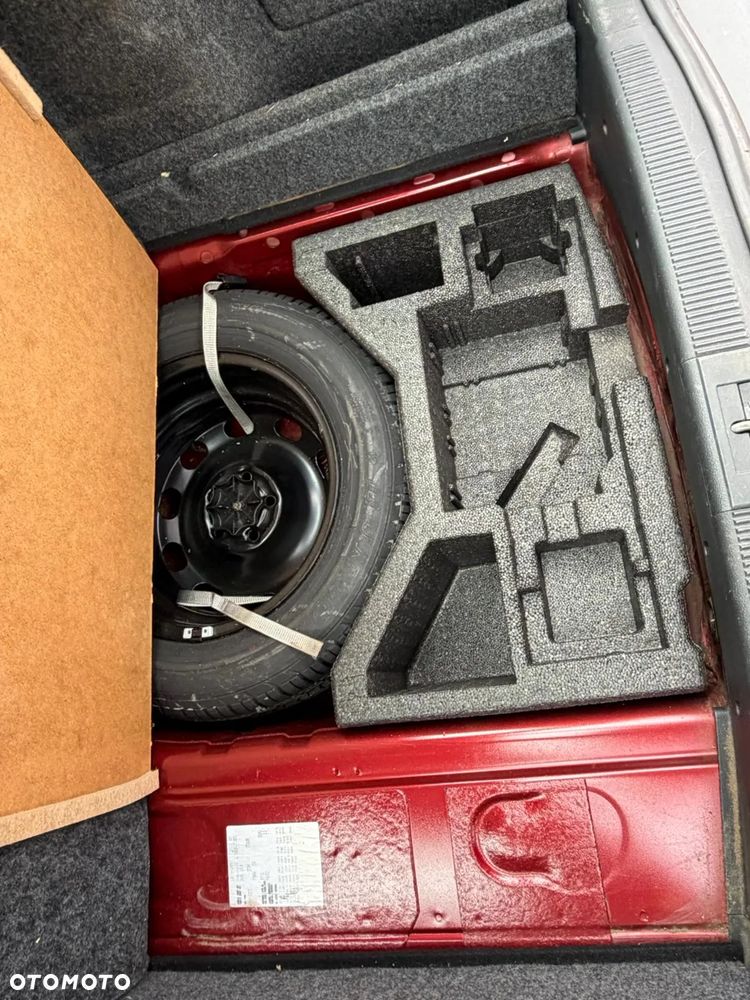 Skoda Octavia 1.6 Tour Sport - 16