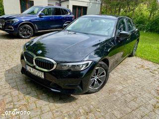 BMW Seria 3 318i Advantage