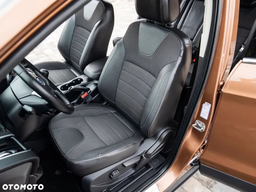 Ford Kuga 2.0 TDCi 4x4 Titanium - 26