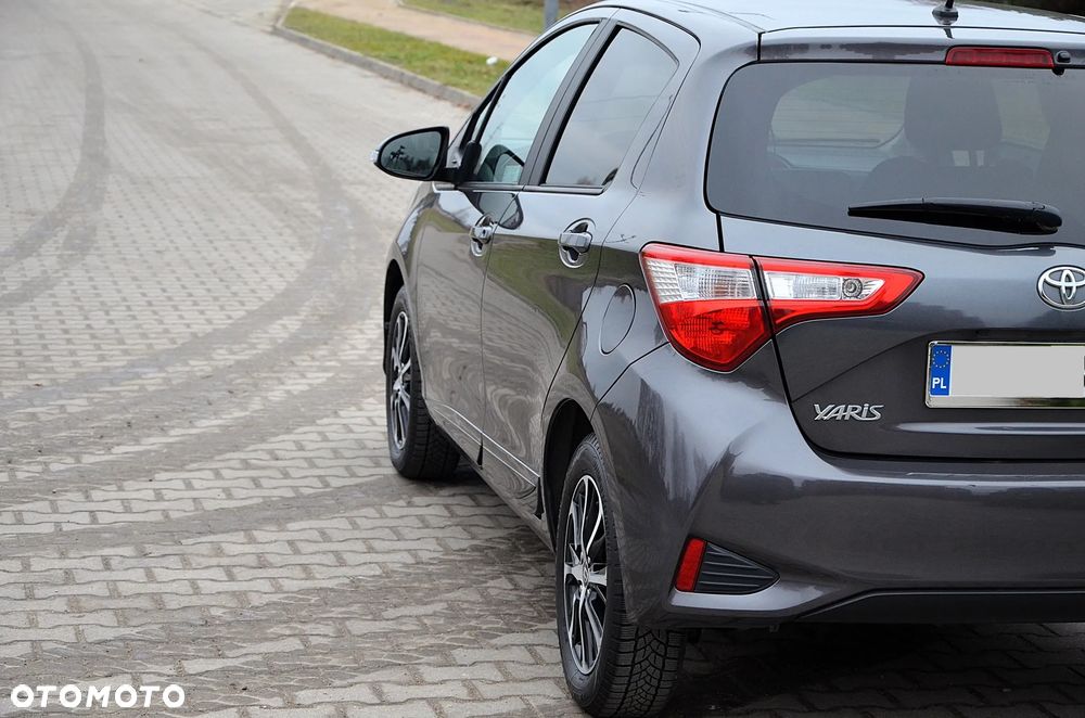 Toyota Yaris 1.5 Premium - 4